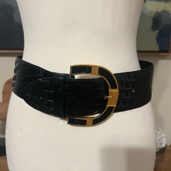Vintage Avignon Black Croc Embossed Statement Belt Gold Tone Inlay Buckle SM - Picture 2 of 12